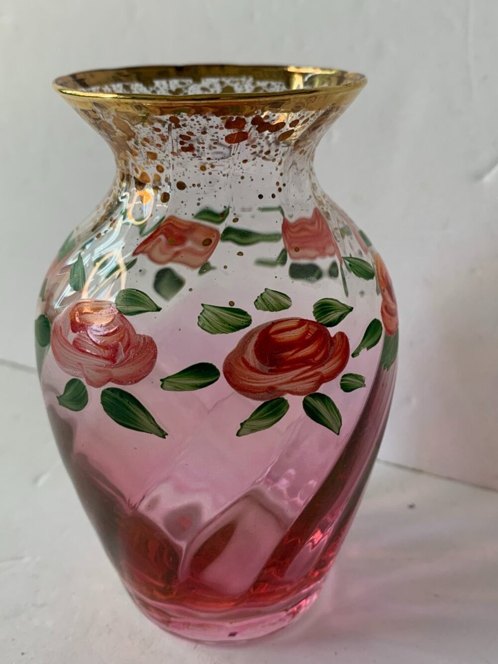 TRACY PORTER CRANBERRY GLASS FLORAL BUD VASE HAND PAINTED PINK ROSE MOTIF GILDED